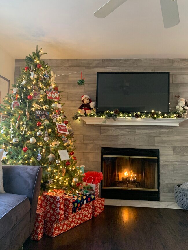 Livingroom - 3605 Waltham Ct