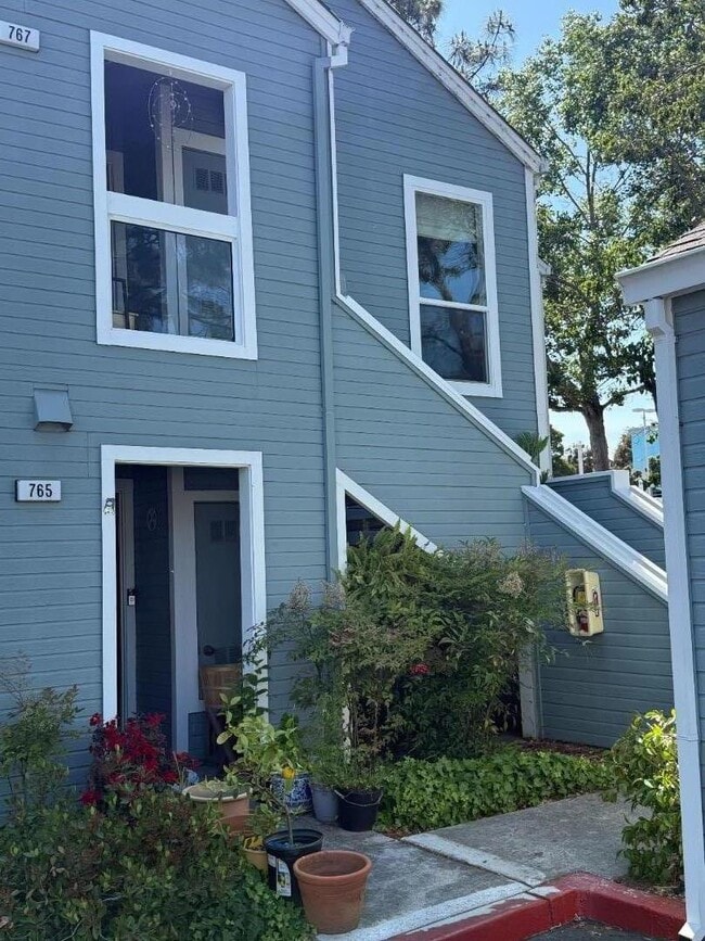Building Photo - 767 Port Walk Pl