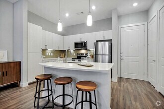 Building Photo - 401 Gretel Dr
