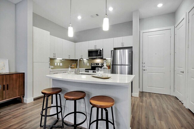 Where Modern Elegance Meets Timeless Design! - Where Modern Elegance Meets Timeless Design! Apartment