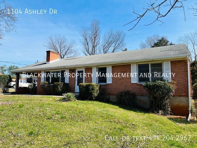 Photo - 1104 Ashley Dr House