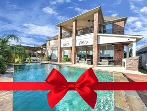 Building Photo - 17859 Camp Cove Dr