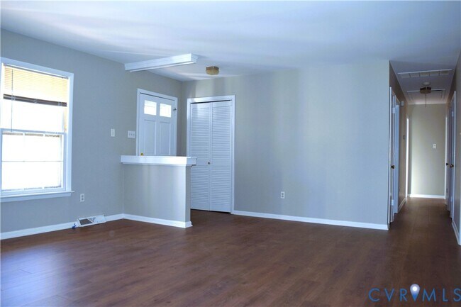 Building Photo - 2270 Greenfield Dr