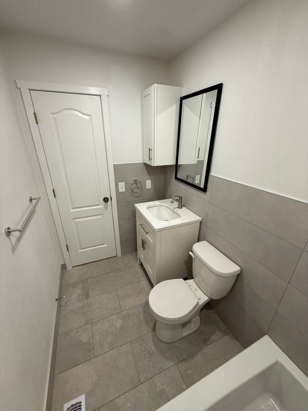 Foto del edificio - 2807 E Bennett St