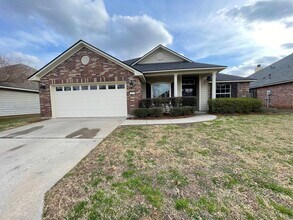 Building Photo - 167 Clearbrooke Dr