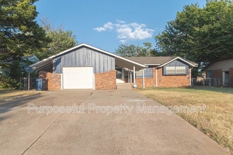 Building Photo - 10304 N University Ave