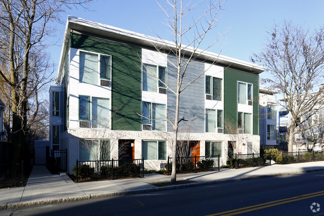 Building Photo - Lincoln Way Apartments