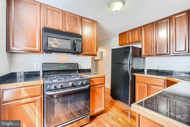 Foto del edificio - 1302 S Hanover St