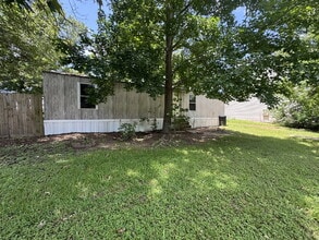 Building Photo - 16790 Meadowcroft St