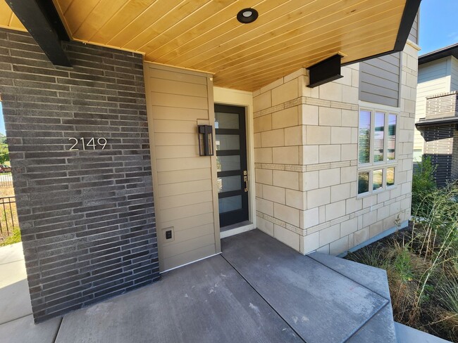 Building Photo - Gorgeous 4 Bedroom Home in Ogden