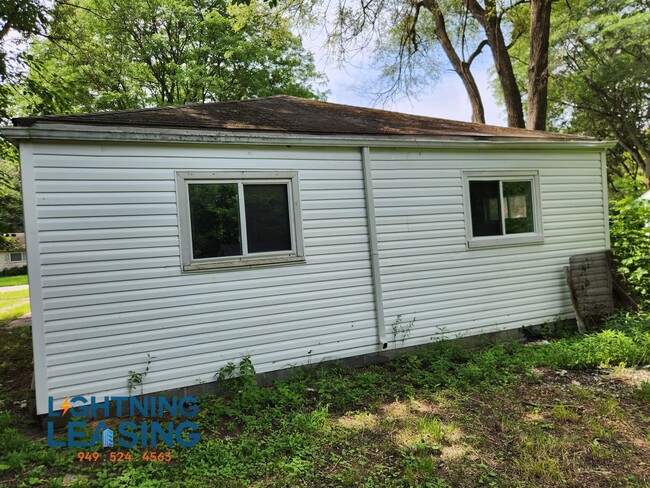 Building Photo - 22214 Puritan-A
