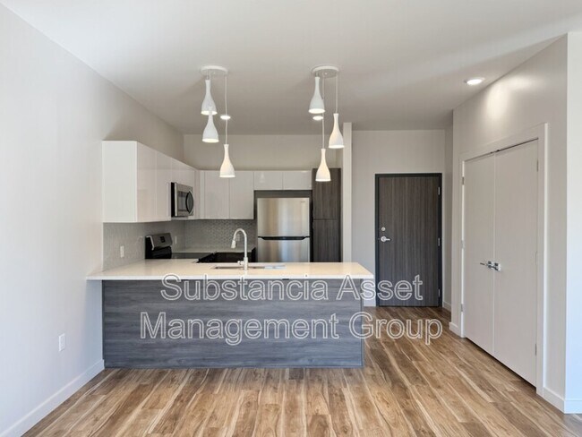 Building Photo - 1653 Midtown Pl