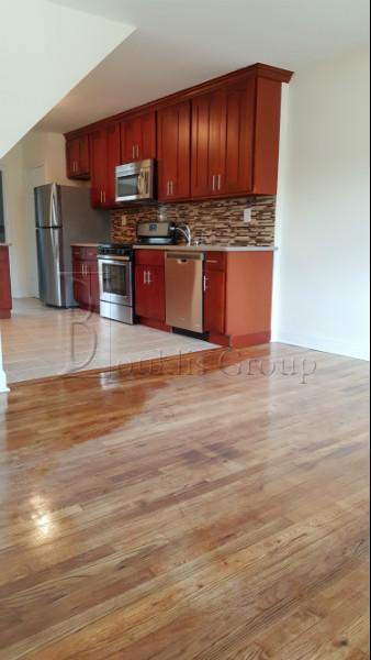Building Photo - 275 Balcom Ave