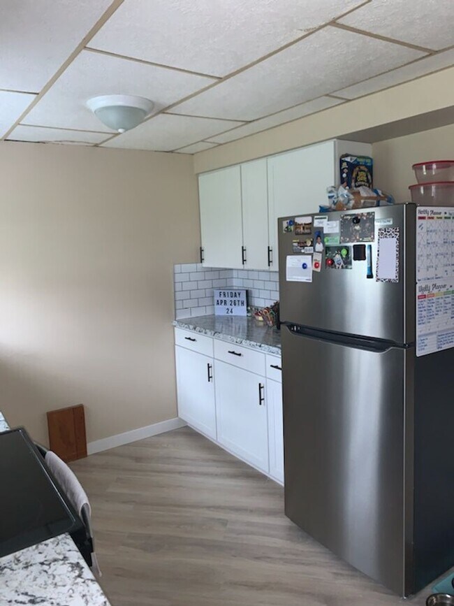 Building Photo - 2-bedroom 1 Bath in Ellendale - Garage inc...