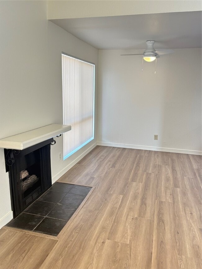 Building Photo - 2323 Whitesands Dr
