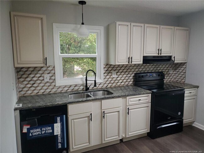 Building Photo - 720 Burgoyne Dr