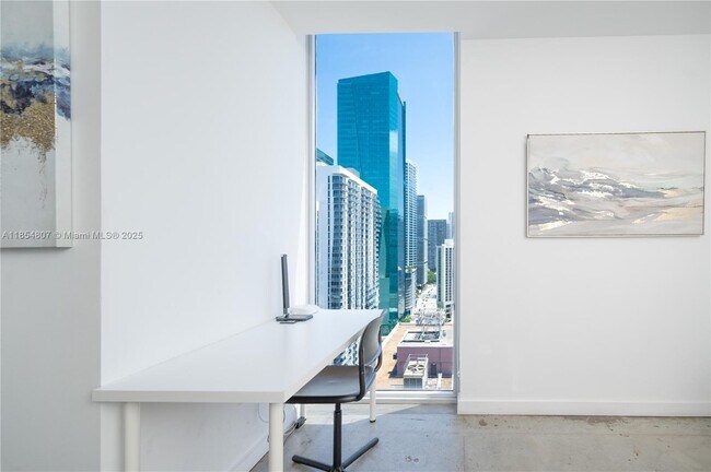 Foto del edificio - 151 SE 1st St