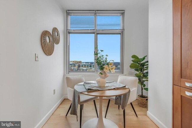 Foto del edificio - 5750 Bou Ave