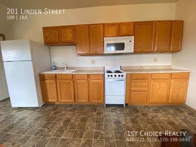 Building Photo - 1 bedroom, 2 level townhouse for rent!