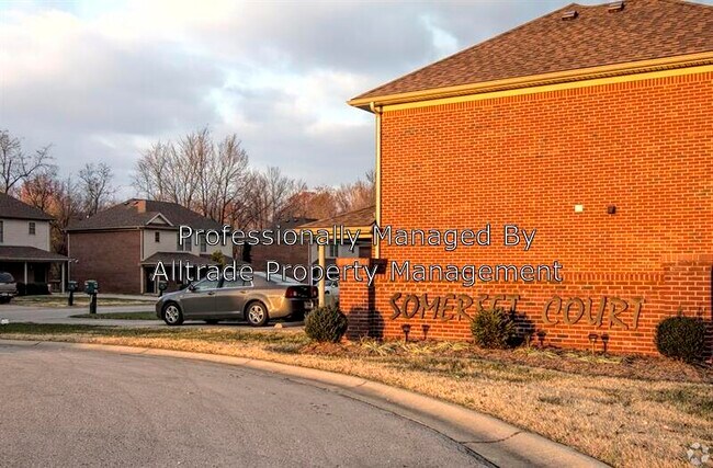Building Photo - 1401 Somerset Ct