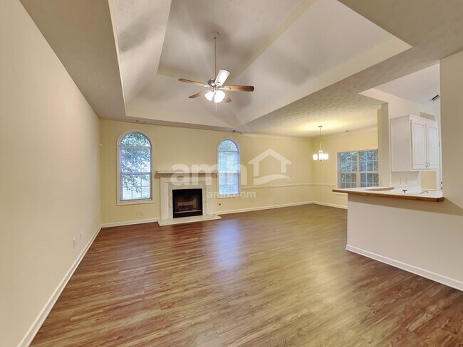 Foto del edificio - 1025 Dogwood Park Dr