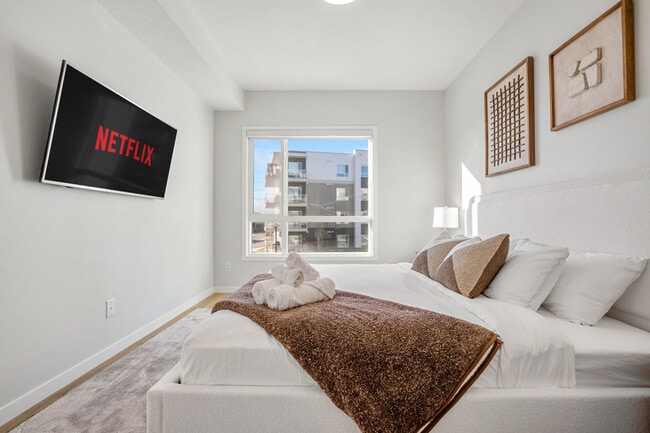 Building Photo - 220 Seton Grove SE