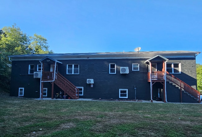 Building Photo - 44 Radio Station Rd