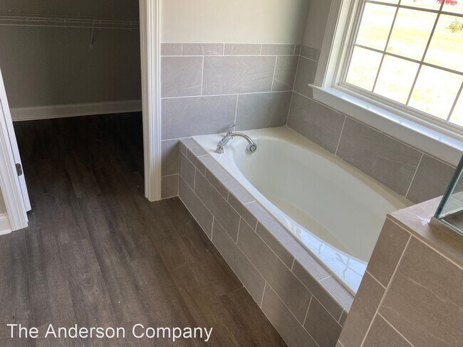 Building Photo - 4 br, 2.5 bath House - 139 Scarlet Way