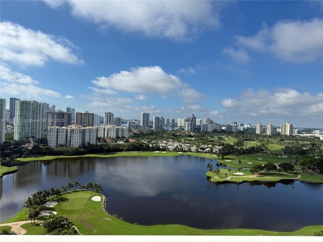 Foto del edificio - 3675 N Country Club Dr