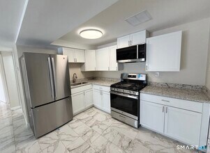 Building Photo - 267 Branford Rd