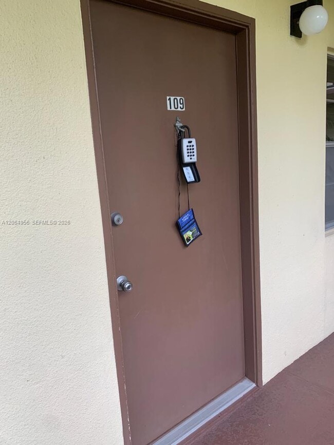 Foto del edificio - 151 SW 135th Terrace
