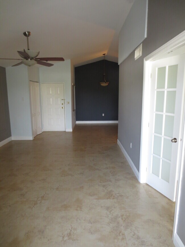 Building Photo - 2820 N Oakland Forest Dr