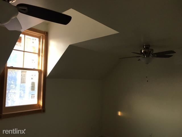 Foto del edificio - 3 br, 2 bath Apartment - 70 W 2nd Ave