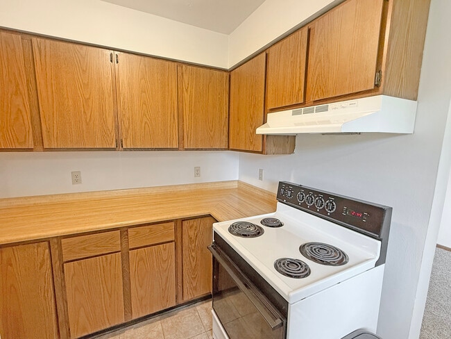 Building Photo - 6844 Sunset Meadow Dr