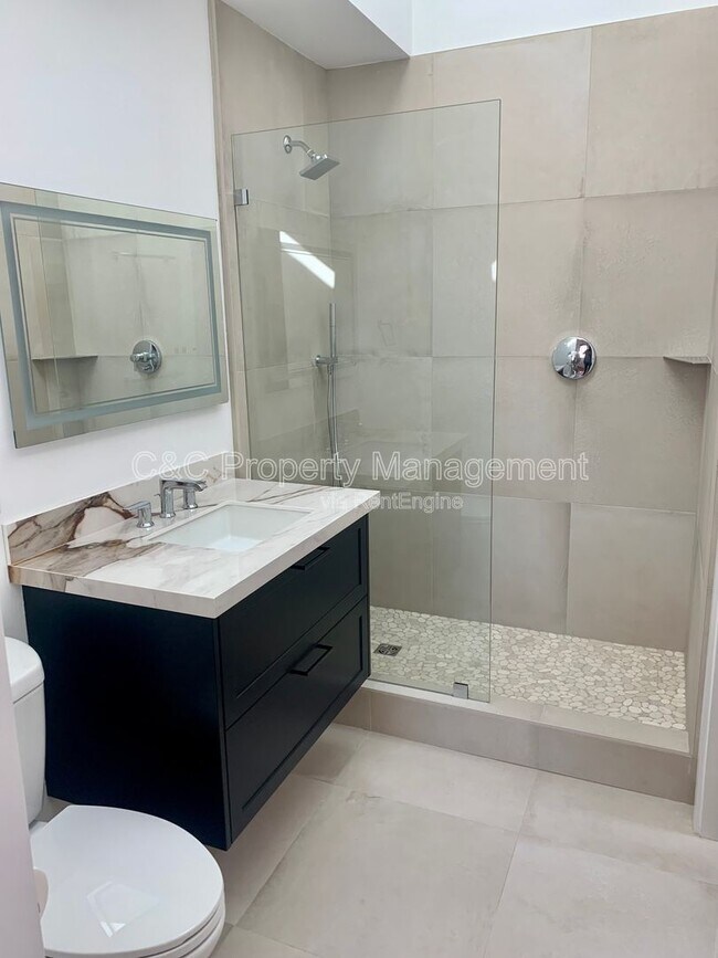 Foto del edificio - 318 18th St