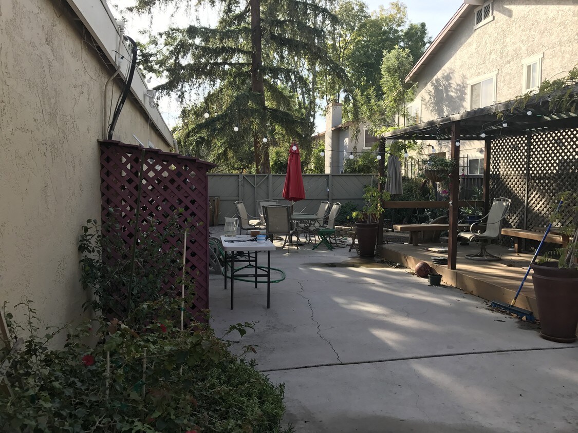Primary Photo - 256 Truckee Ln