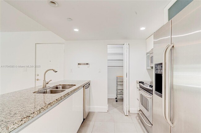 Foto del edificio - 7541 SW 61st Ave