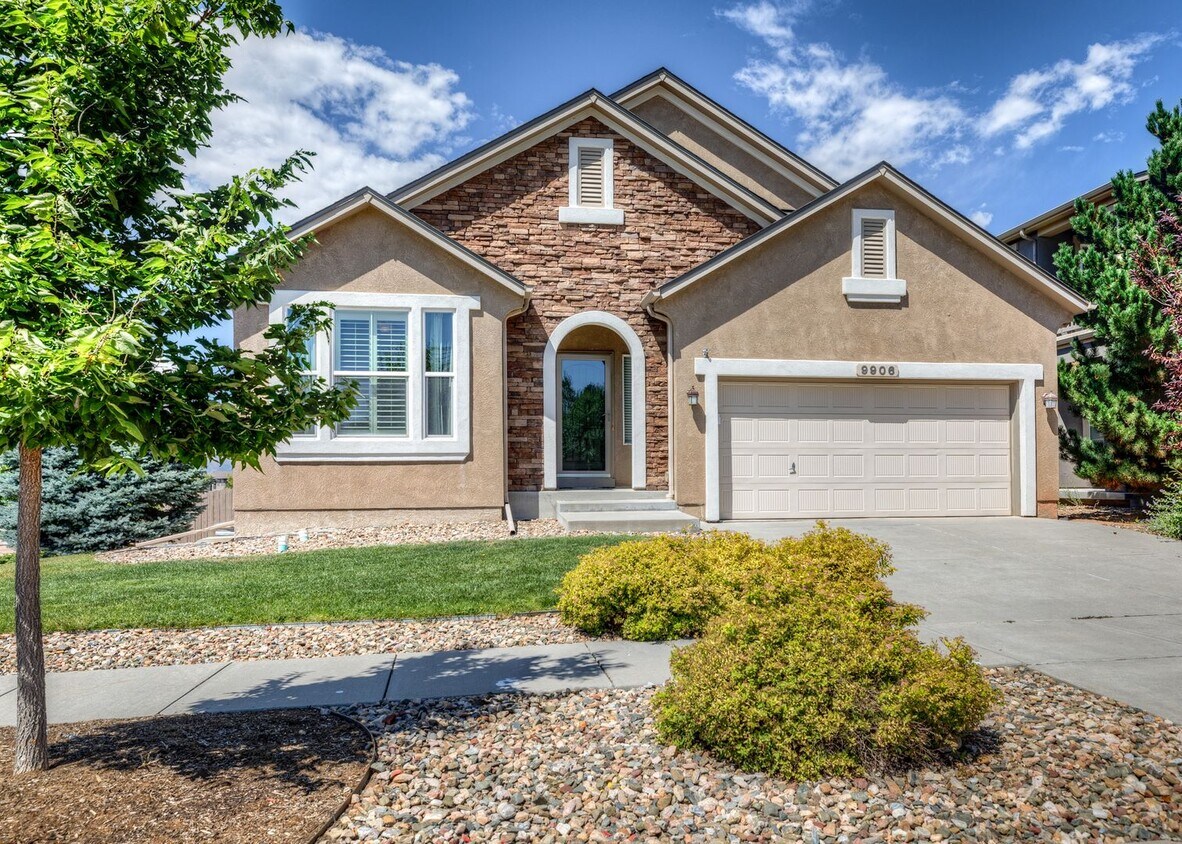 Foto principal - Cordera Home within walking to D20 Schools...