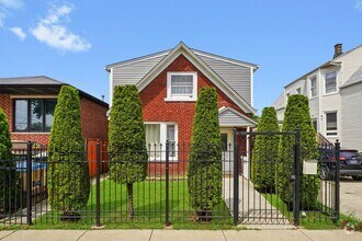 Building Photo - 2220 N Monitor Ave