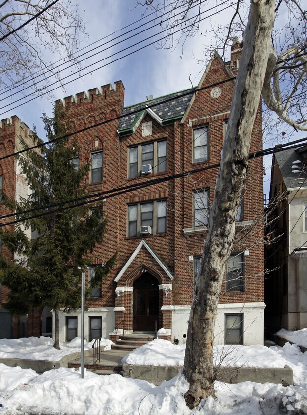 Foto del edificio - 166 Jewett Ave