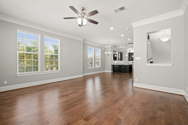 Foto del edificio - 6703 Highclere Manor Ln