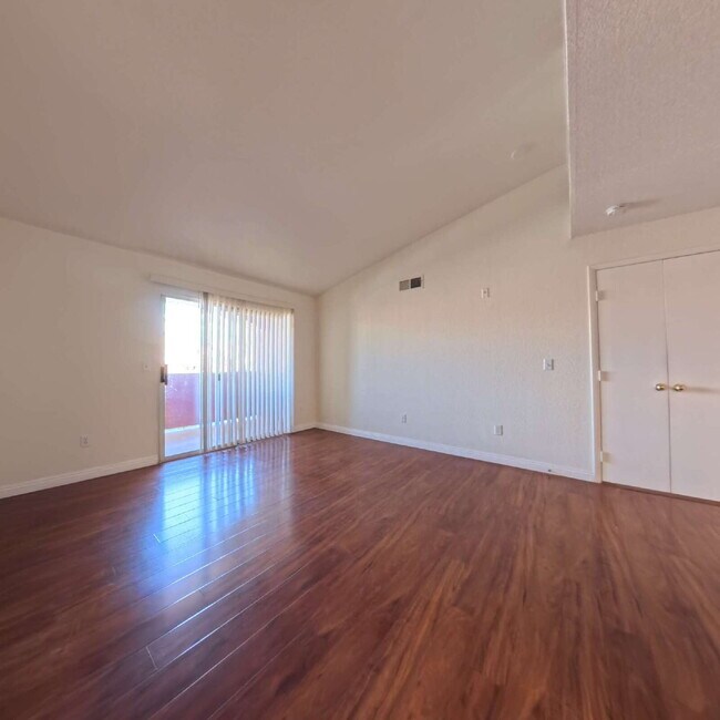 Foto del edificio - 2nd Level Specious One Bedroom Condo at Copper Sands!