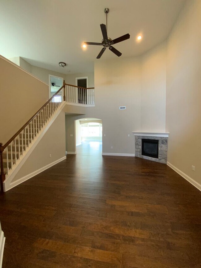 Building Photo - 3 br, 2.5 bath House - 1365 WORTHINGTON DR