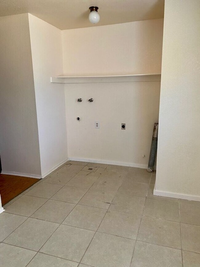 Foto del edificio - Cute 2 Bedroom 1 Bath Home w/ Large Backyard