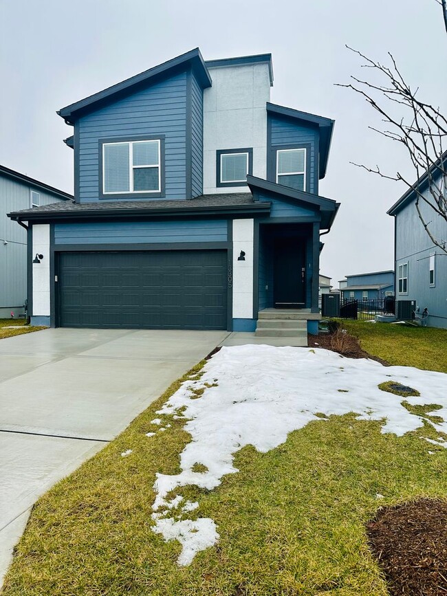 Foto del edificio - {13305} Less Than 2 Year Old 1.5 Story in ...