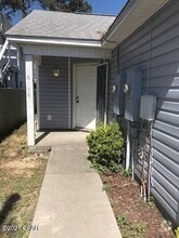 Building Photo - 6106 Pinetree Ave
