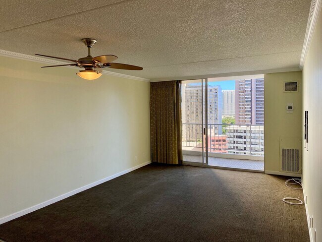 Building Photo - Renovated 1BR/1BA in Waikiki – Steps from ...