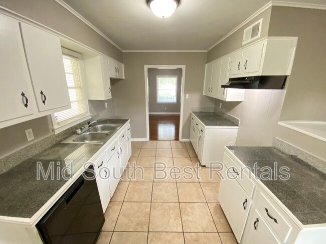 Building Photo - 4241 Paula Dr