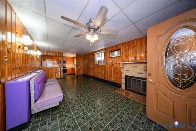 Building Photo - 209 Poe St