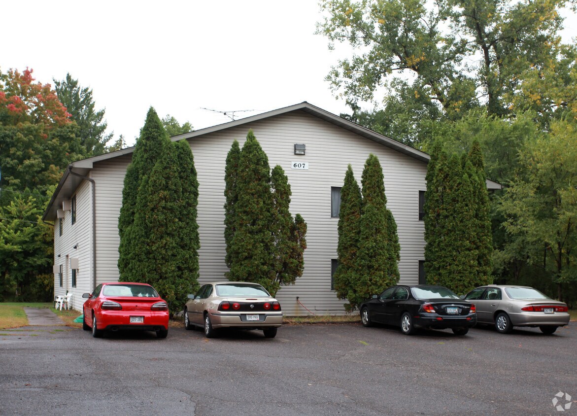 Building Photo - Summit Apartments